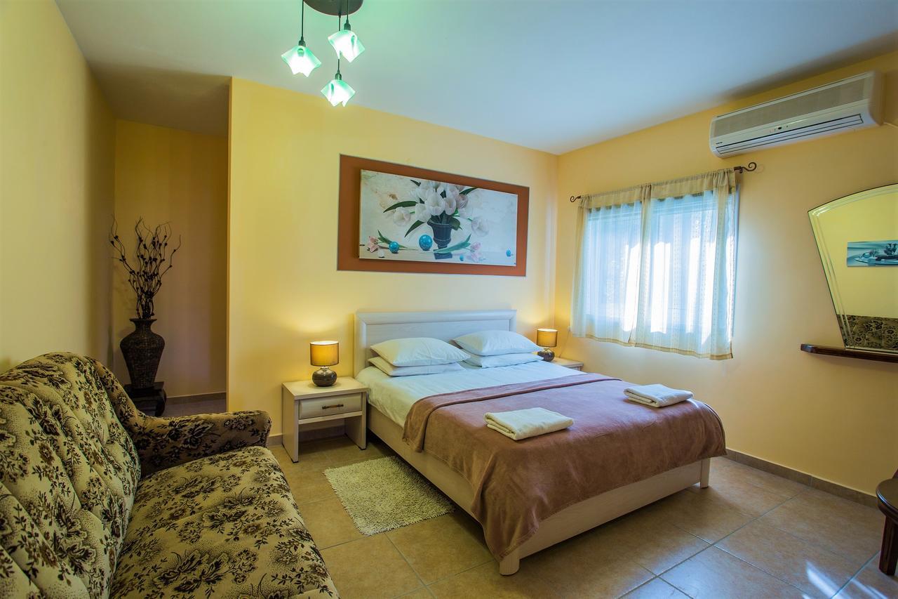 Dead Sea Sun Guest House Арад Екстериор снимка